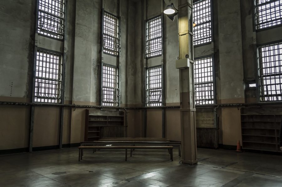 ניסוי הכלא של סטנפורד שנערך על ידי הפרופ' זימברדו: ביקורות על ביצוע הניסוי ומוסריותו. צילום אילוסטרציה: Pixabay Bedazelive