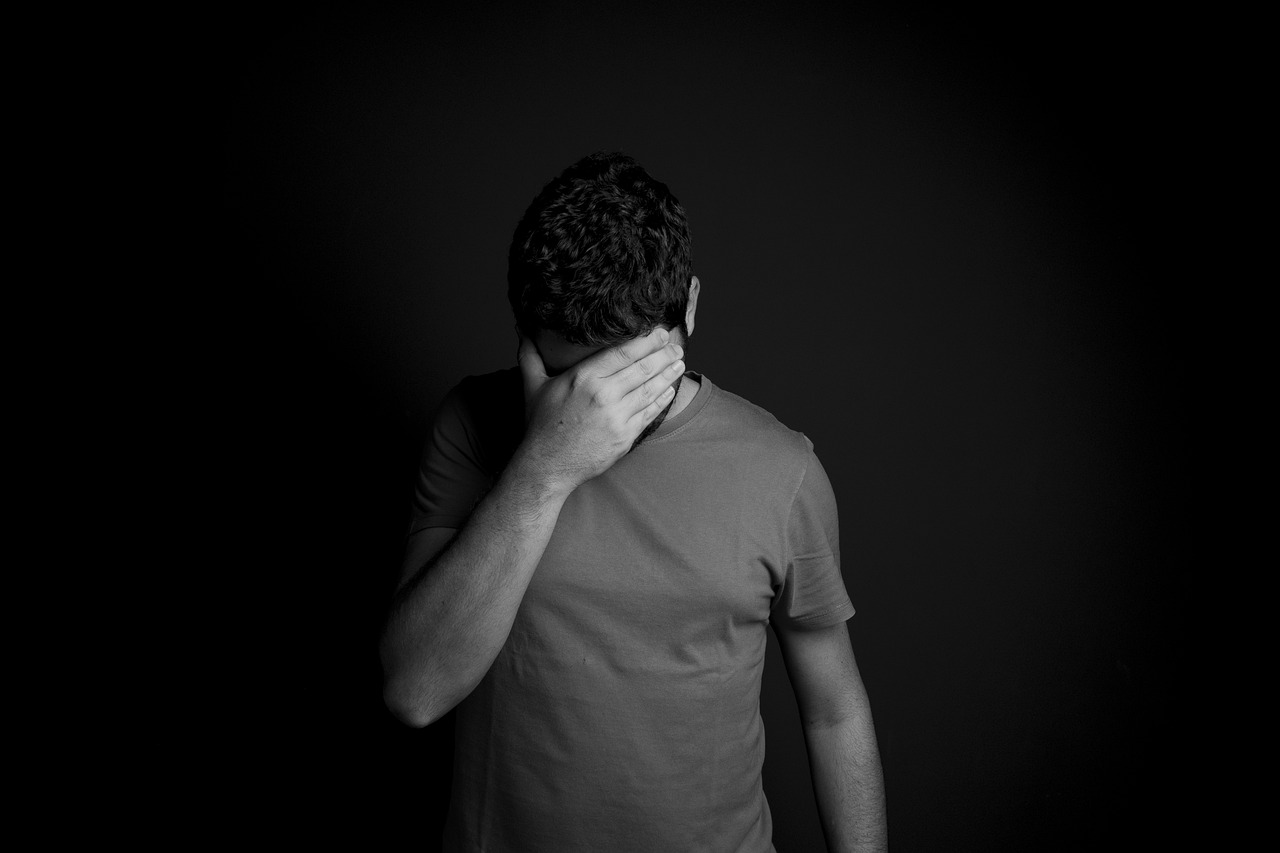סיבות להתאבדויות בקרב צעירים ומבוגרים בישראל. אילוסטרציה: Pixabay Daniel Reche