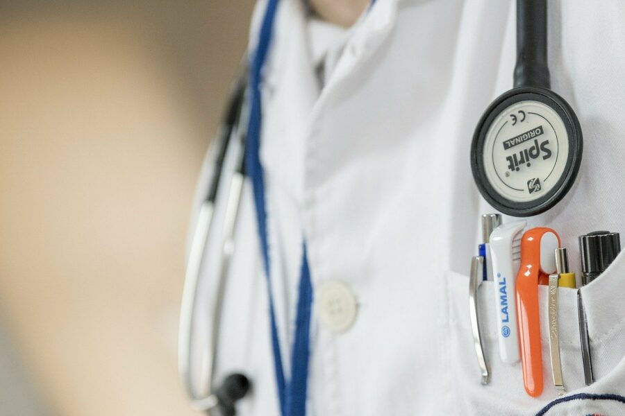 התמחויות בלימודי רפואה - תחומי רפואה שונים. צילום: Pixabay Darko Stojanovic