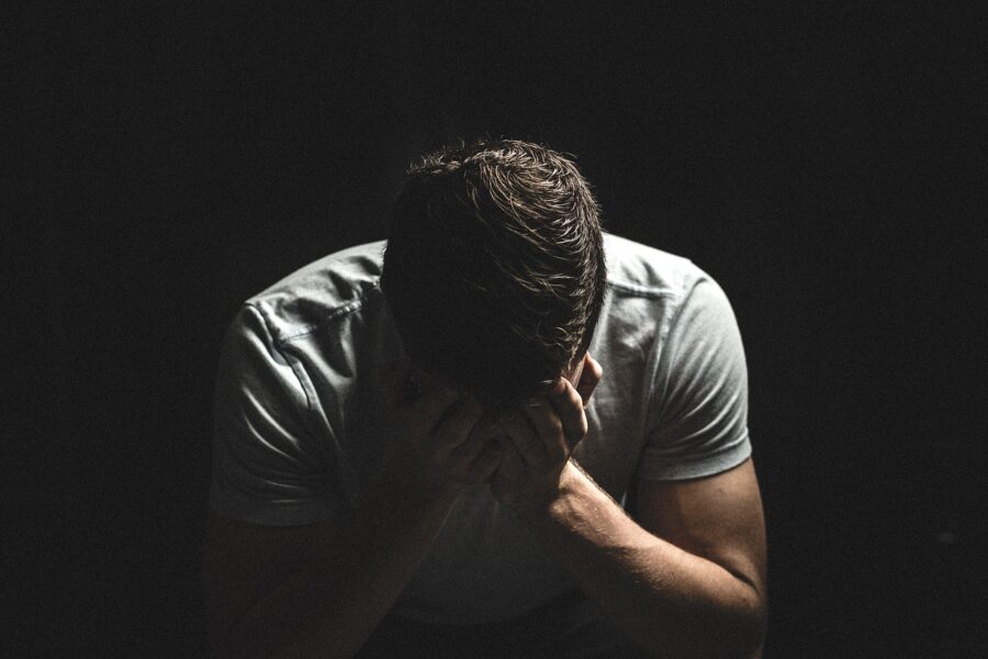תסמיני דיכאון אצל גברים. צילום:StockSnap Pixabay
